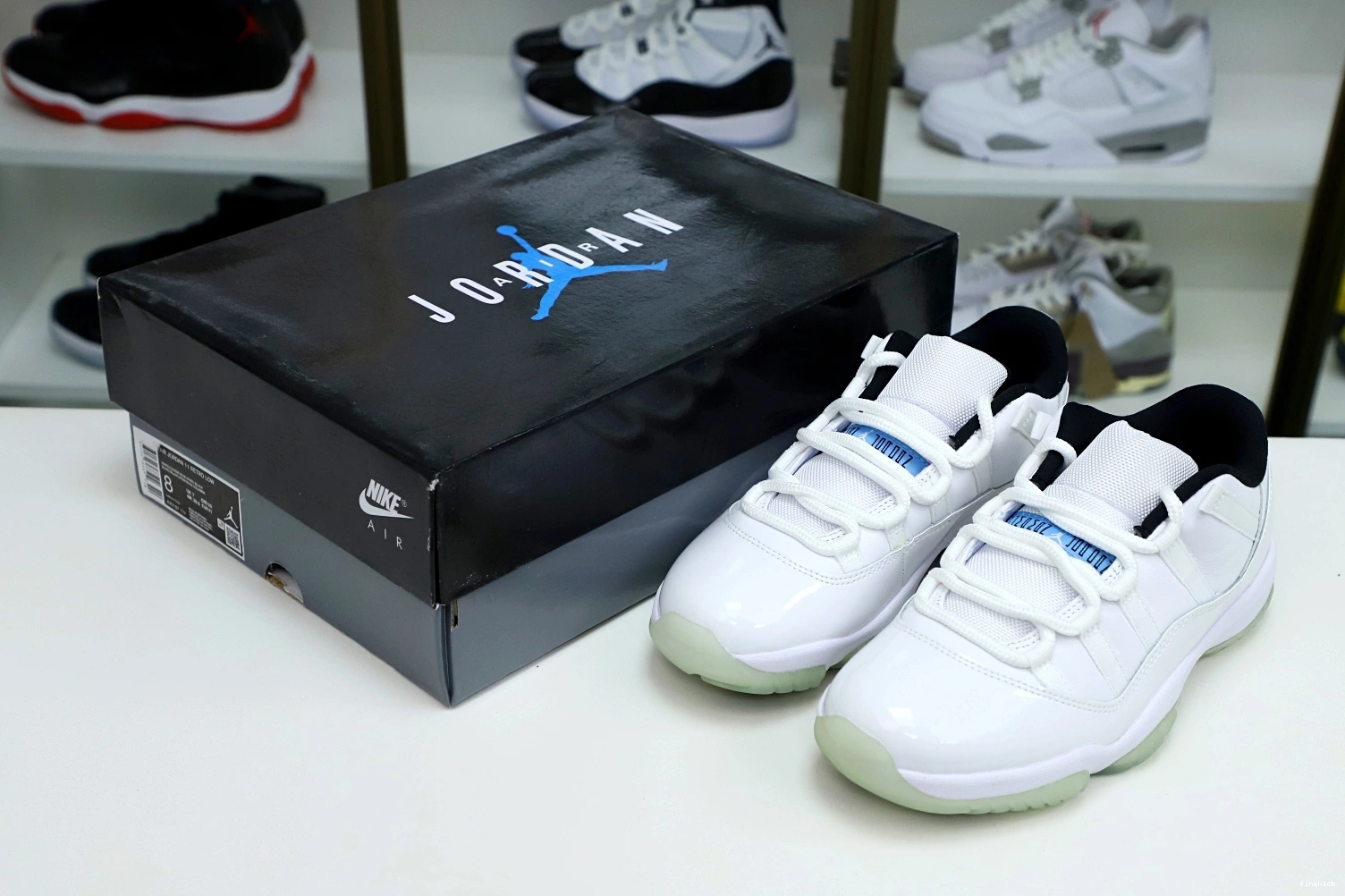 JORDAN RETRO LOW LEGEND AIR BLUE 11 0824